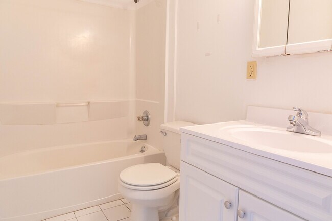 Building Photo - 517 COMMUNIPAW Ave