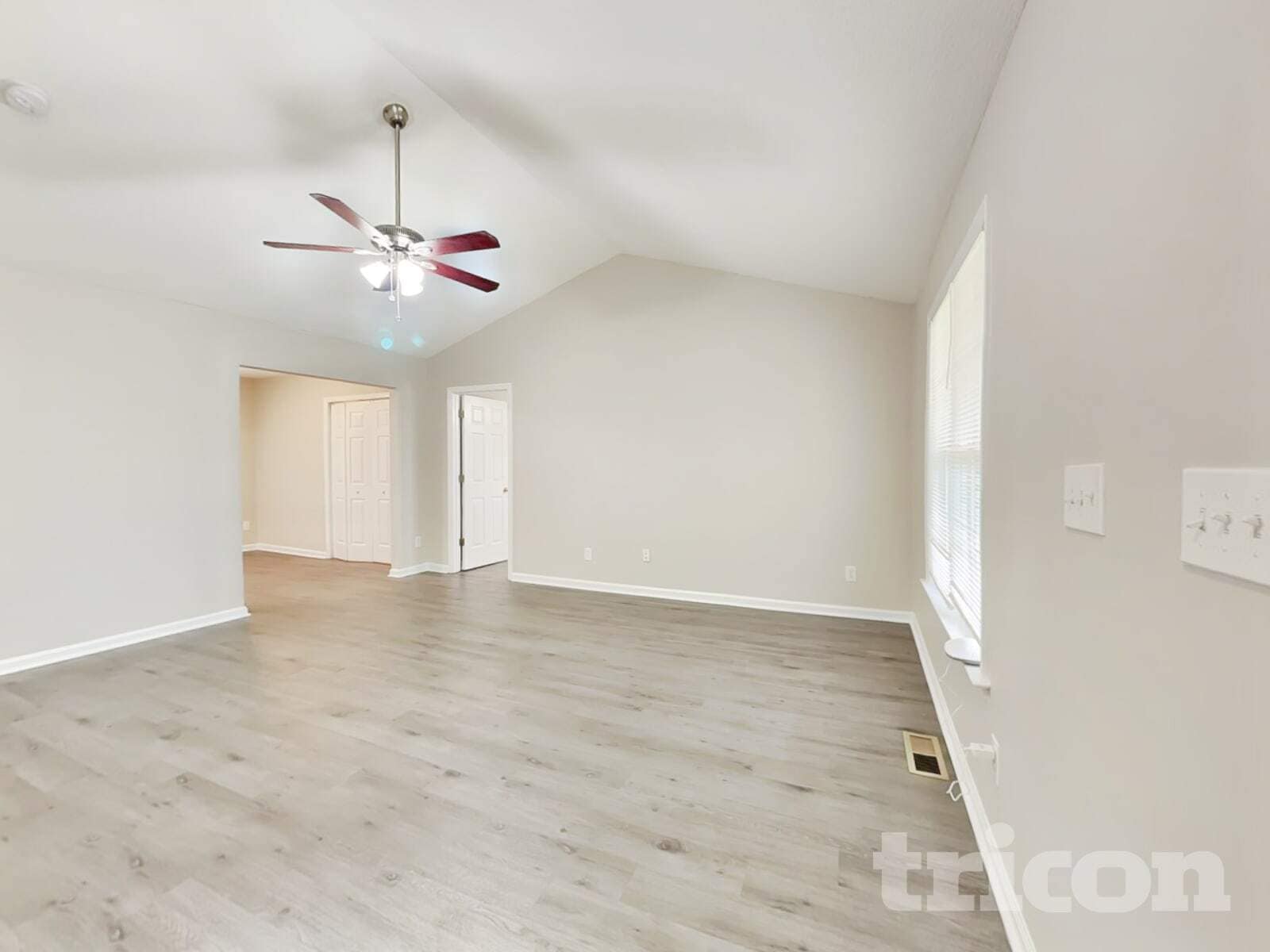 Building Photo - 105 Pinto Ln