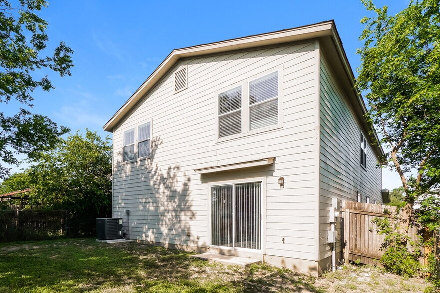 Building Photo - 3818 Amber Chase