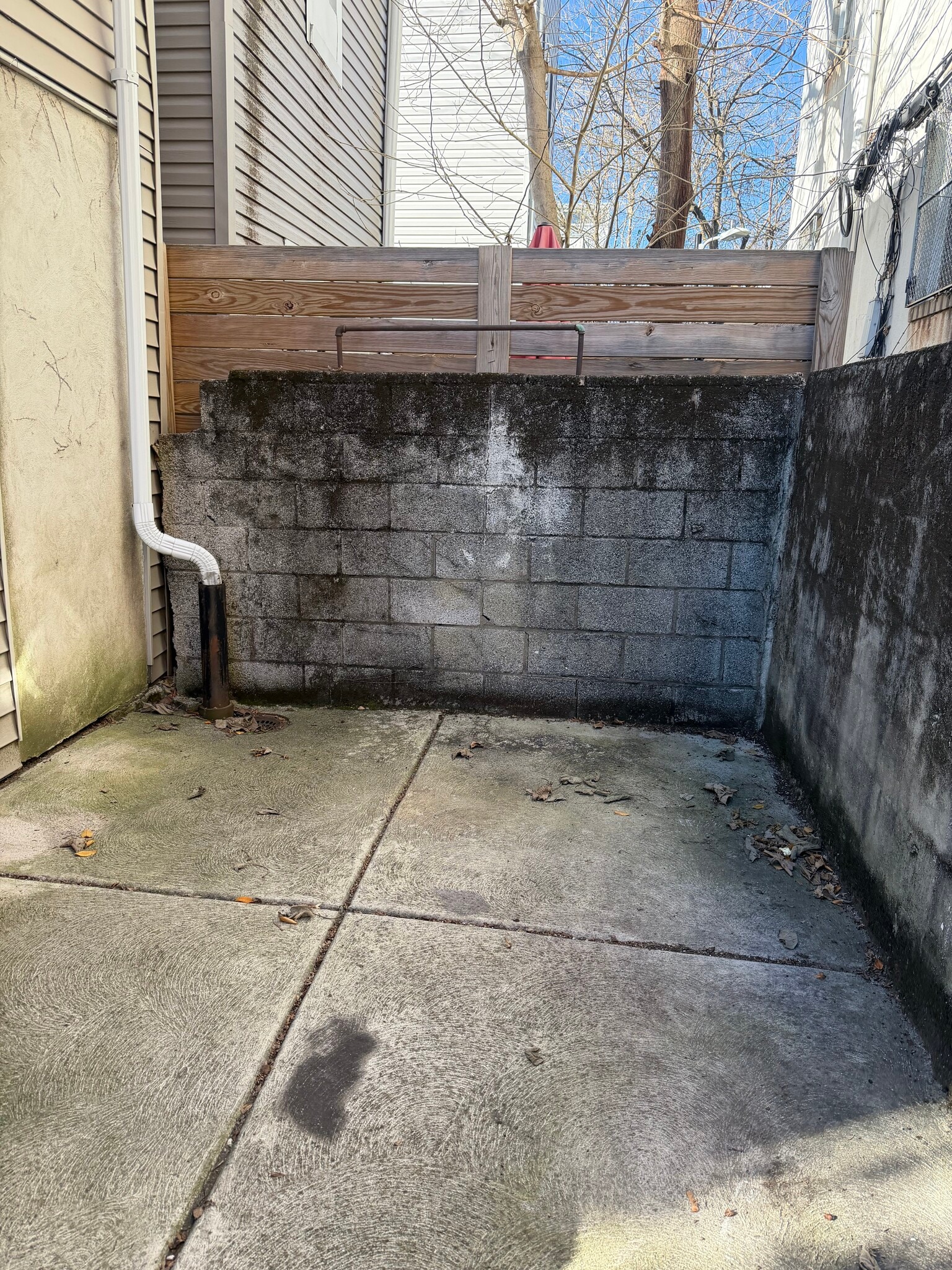 Building Photo - 2015 Fernon St