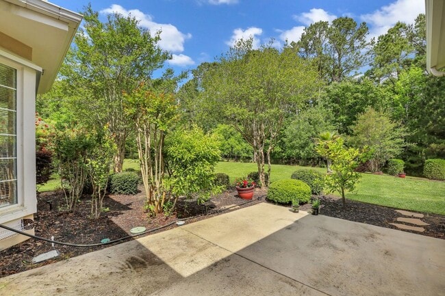Building Photo - Stunning 2 bedroom, 2 bath in Bluffton