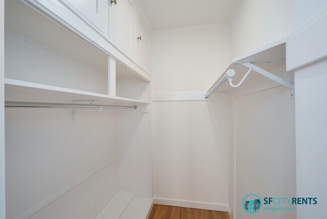 Building Photo - Russian Hill: Remodeled 9th Floor Apartmen...