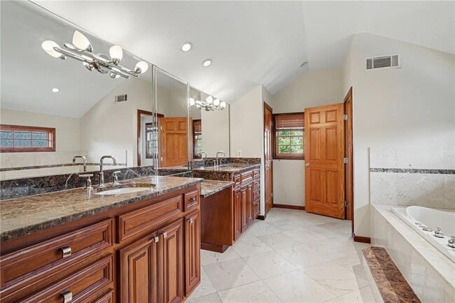 Building Photo - 39 Alden Ave NW