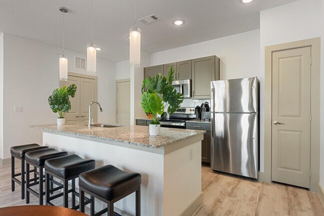 Building Photo - 12100 1/2 Ferrystone Glen Drive-SI ID1240322P