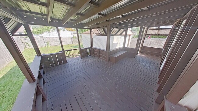Building Photo - "3-Bedroom Home in Roseville - Spacious 1294 Sq Ft Comfort!"