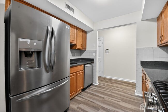 Building Photo - 111 Keystone Ct