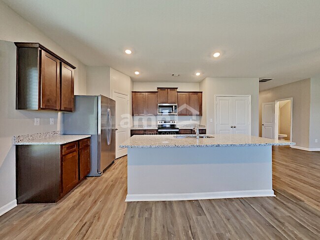 Building Photo - 4895 Bridle Path