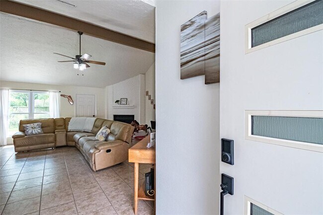 Building Photo - 21306 Castlemont Ln