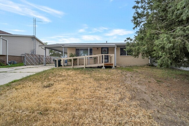 Building Photo - 4144 Bannock Dr