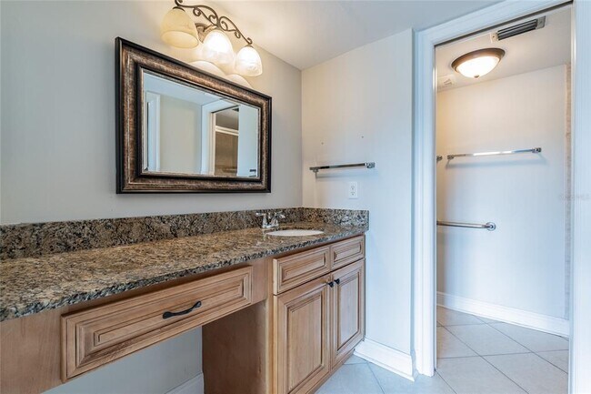 Building Photo - 13618 Greenfield Dr