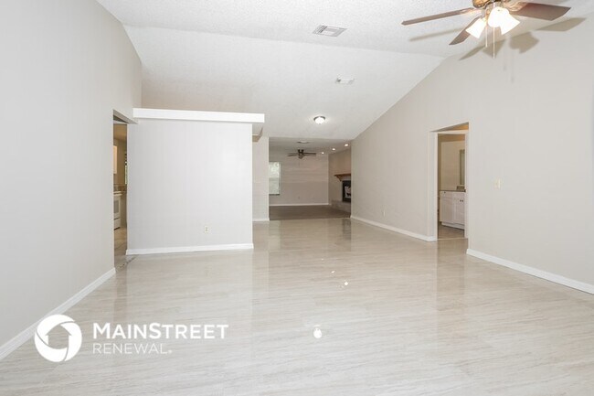 Building Photo - 2624 SE Solana Ln