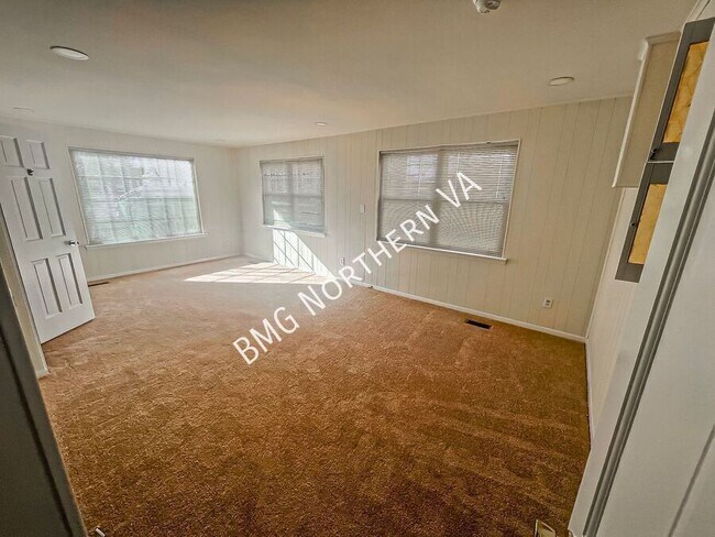 Building Photo - 2300 N Buchanan St