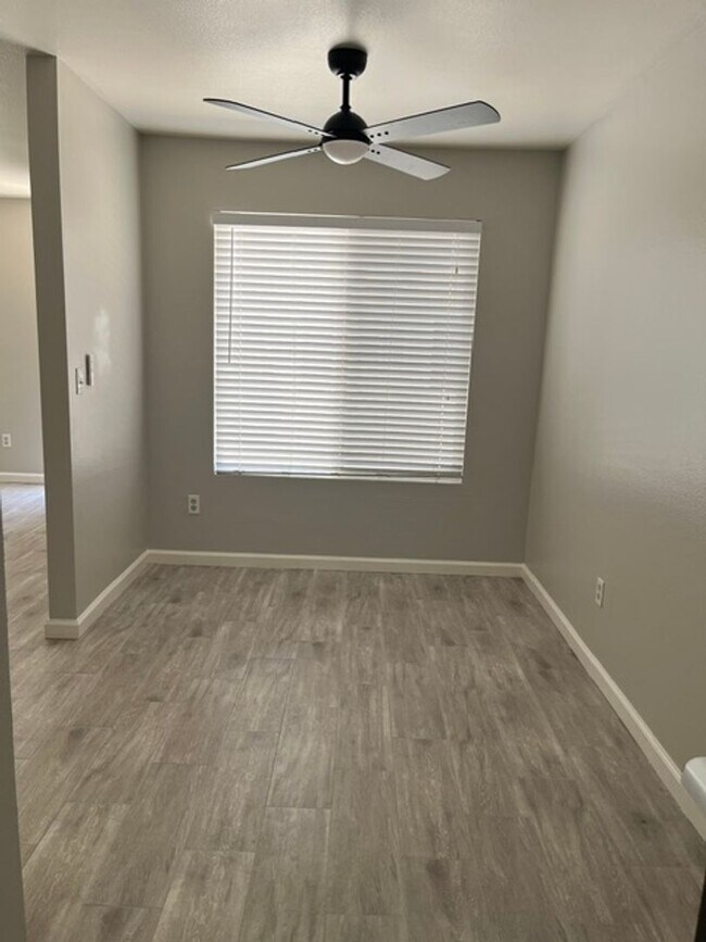 Building Photo - 3007 Brookside Dr