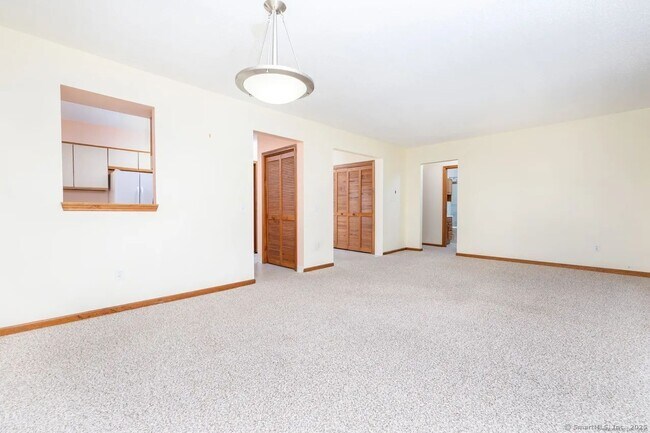 Building Photo - 46 Millbrook Ct