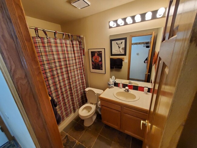 Building Photo - Extended Winter rental-Flexible lease term...