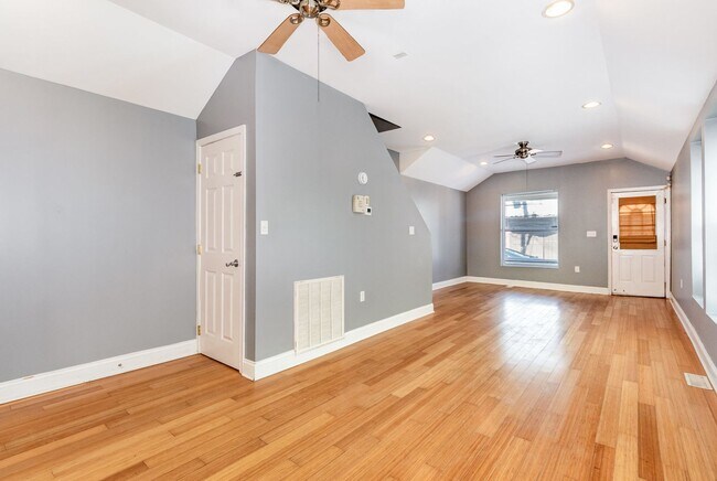 Building Photo - 2136 Susquehanna St