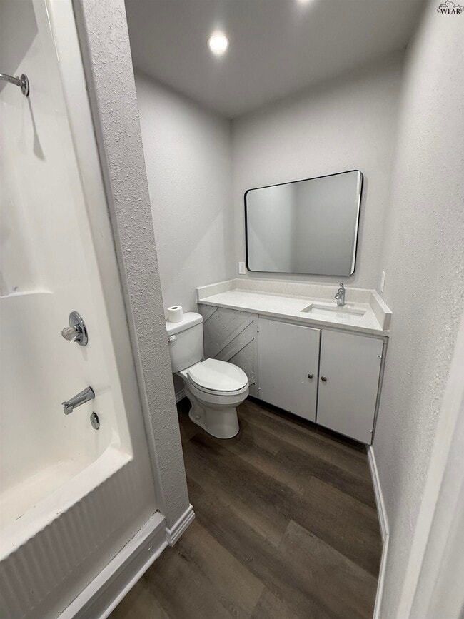 Building Photo - 1030 Wesley Dr