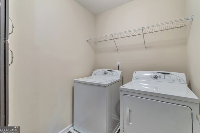 Building Photo - 1623 Trailview Way NE