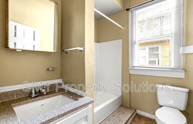 Building Photo - 2360 N Patterson Ave