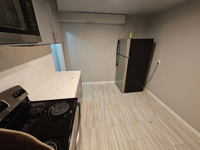 Building Photo - 2323 - Jones