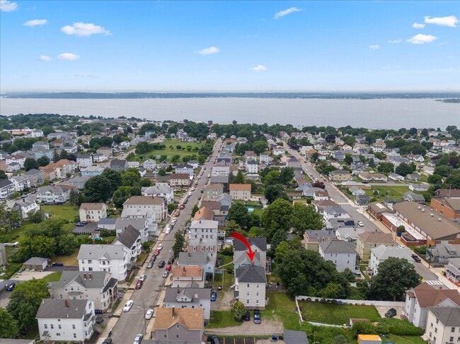 Building Photo - 646 Birch St