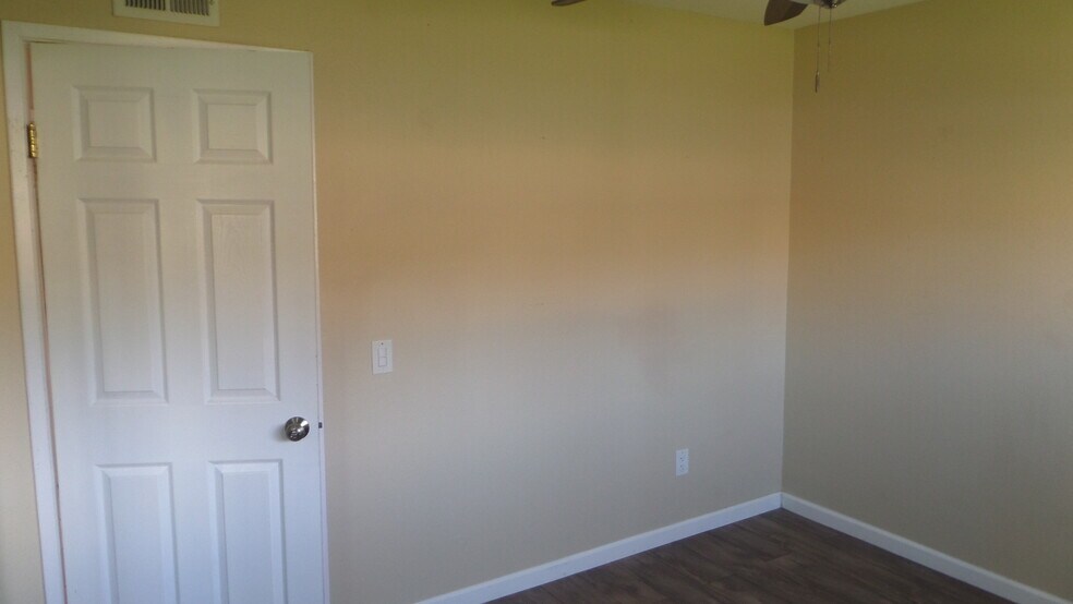 Building Photo - 72577 Edgehill Dr