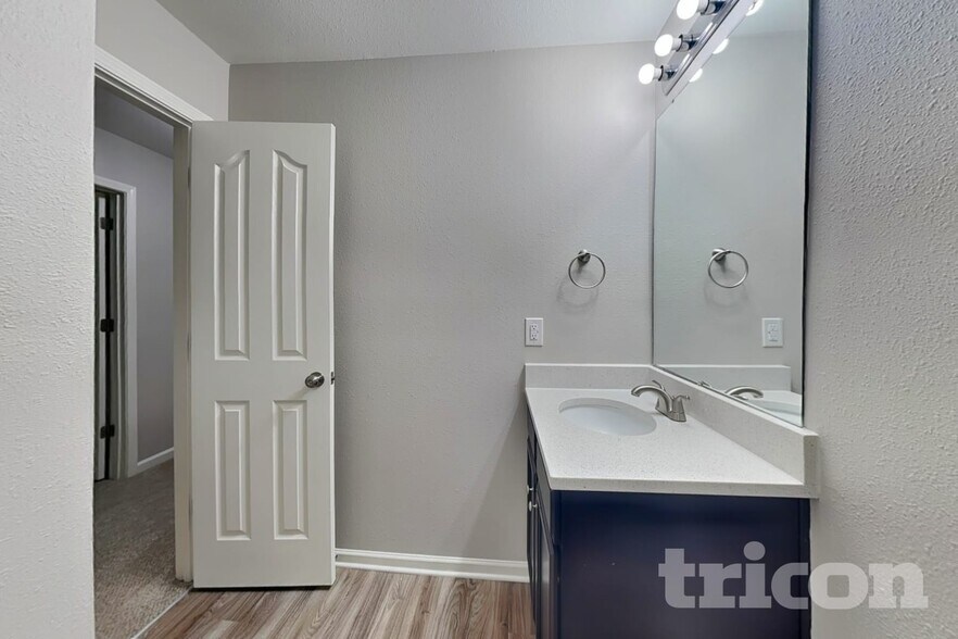 Building Photo - 3627 Alexander Forest Dr