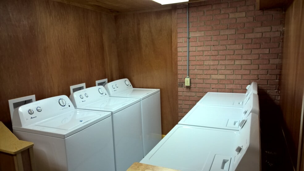 Laundry Room - 5843 N Highway 1