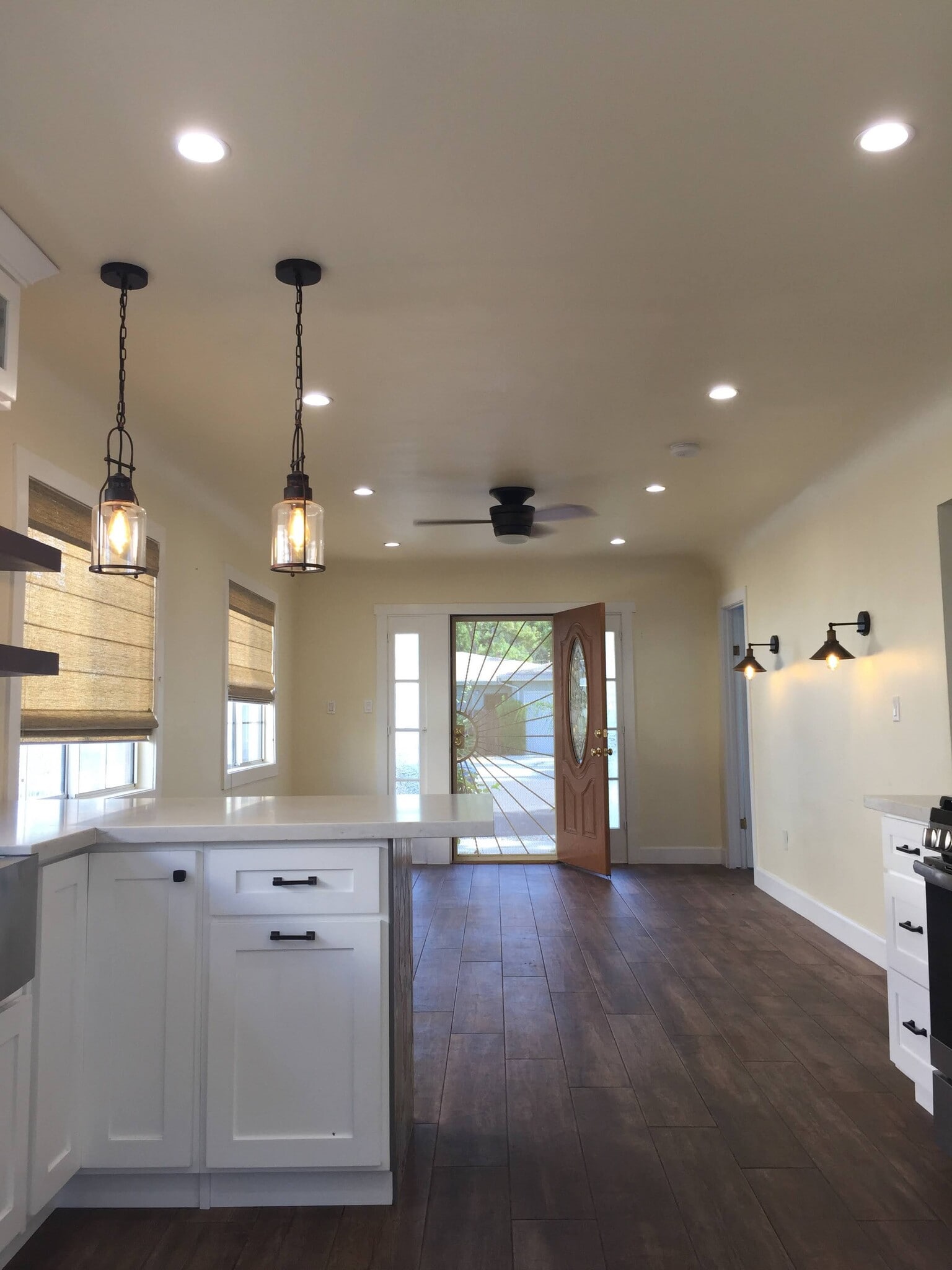 Building Photo - 2120 Laverna Ave