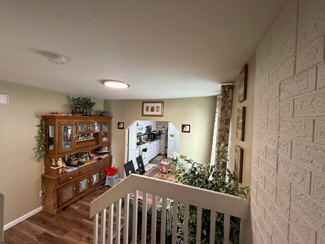 Building Photo - 29 N Texas Ave