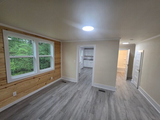 Building Photo - ADORABLE BUNGALOW IN SUSSEX COUNTY