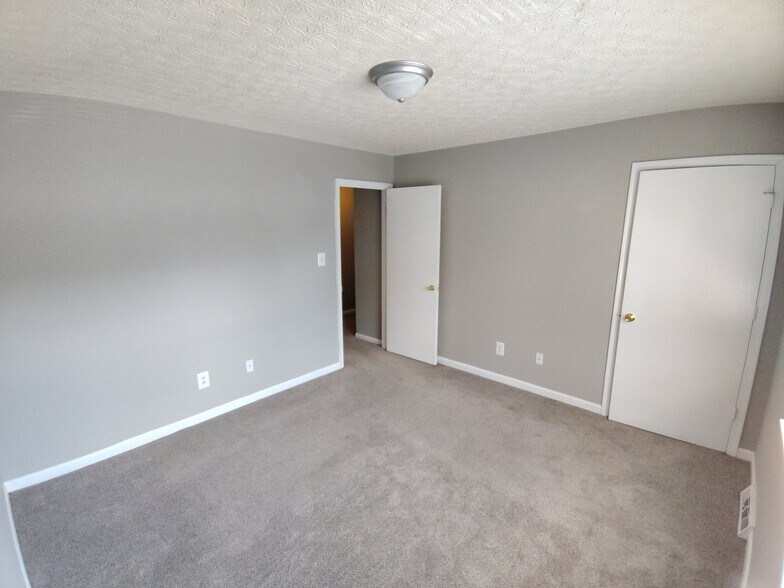 Building Photo - 16 Duiguid Dr