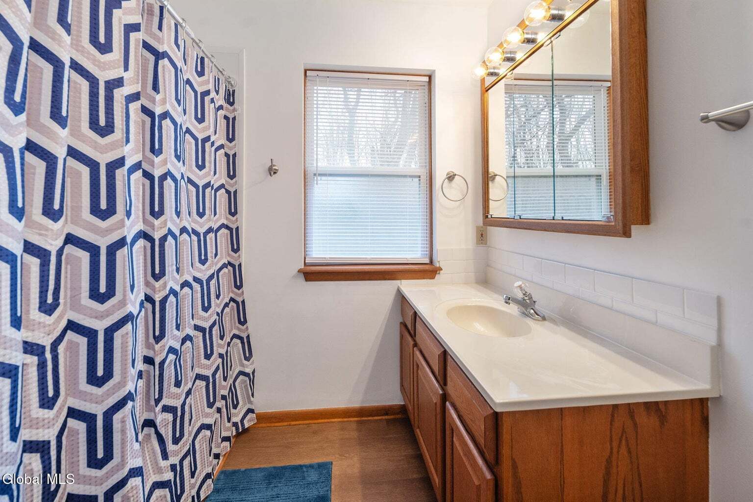 Building Photo - 1911 Cambridge Manor Dr