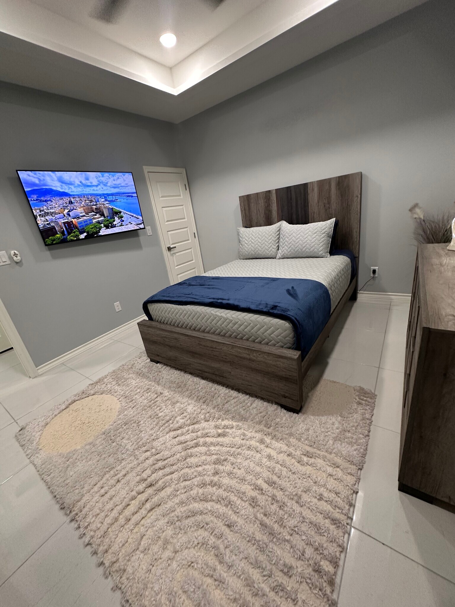 Building Photo - 2417 Indian Creek Ave