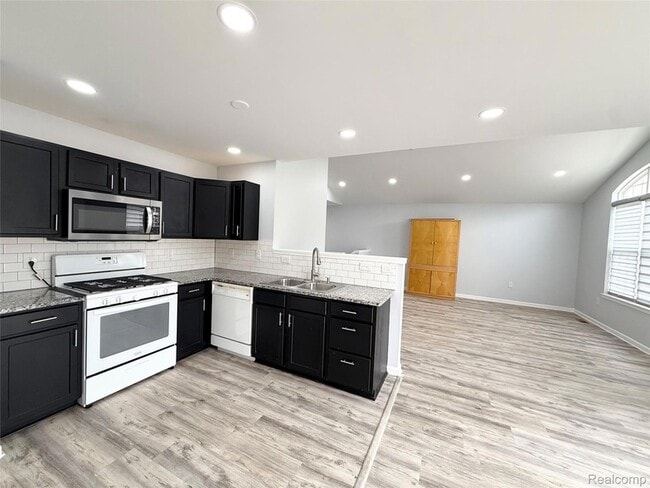Building Photo - 47515 Ormskirk Dr
