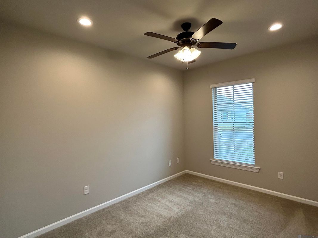 Building Photo - 24280 Cliftmere Ave