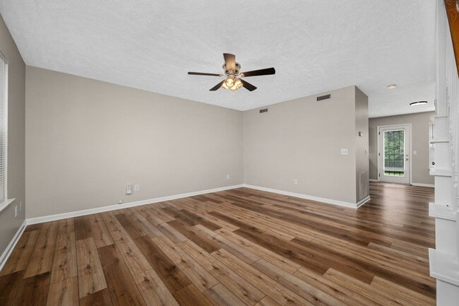 Building Photo - Hamlet Square Townhomes Unit 2344A