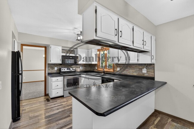 Building Photo - 3018 Gleneagle Dr
