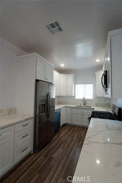 Building Photo - 10304 Primrose Ave