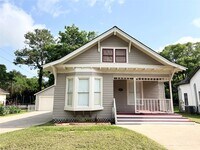 Building Photo - 421 E Myrtle St