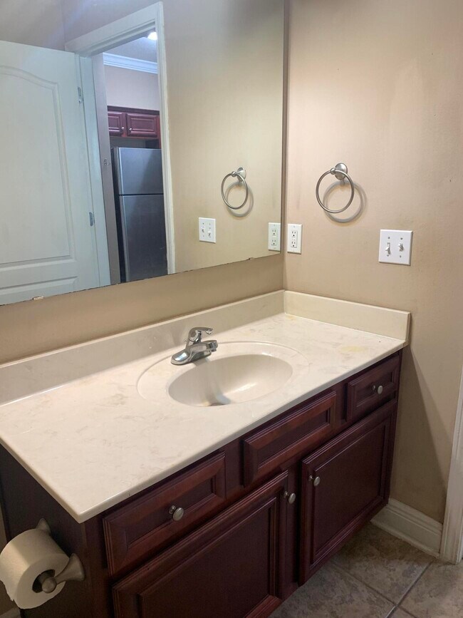 Building Photo - 1681 Hadleigh Hills Ct