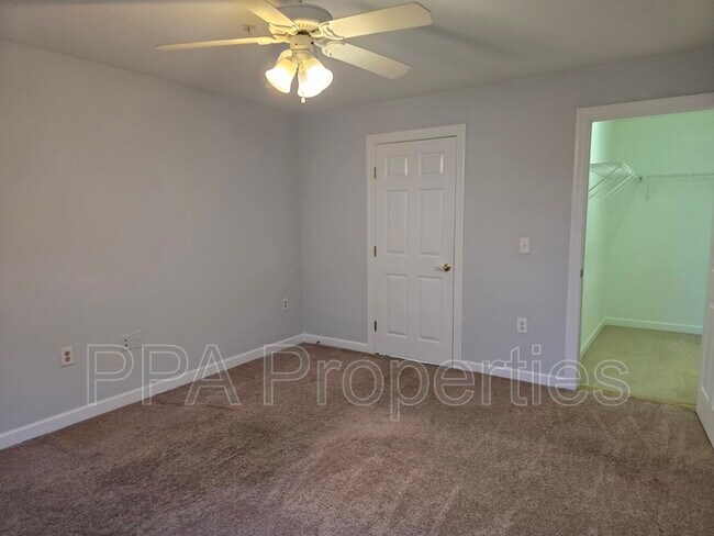 Building Photo - 929 Morreene Rd