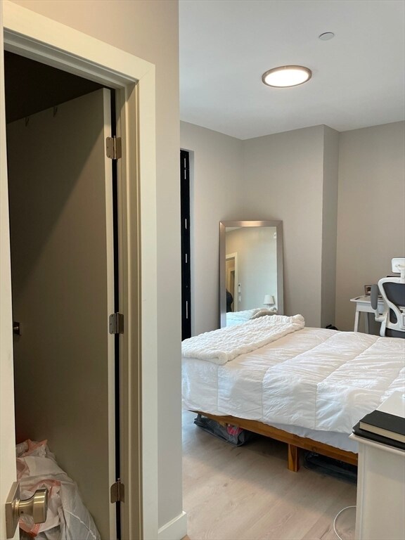 Building Photo - 400 W Broadway