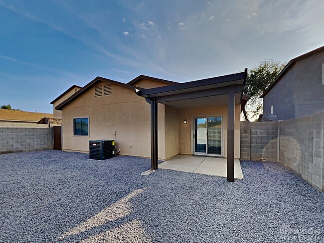 Building Photo - 962 E Cowboy Cove Trail