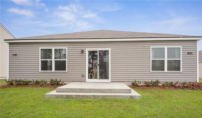 Building Photo - 635 Hogan Dr