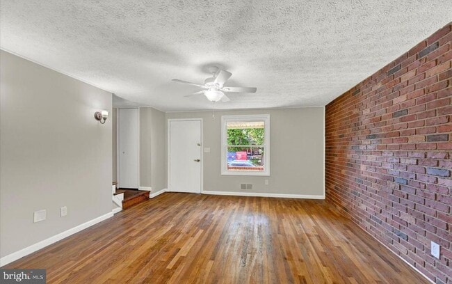 Building Photo - 1016 Foxcroft Ln