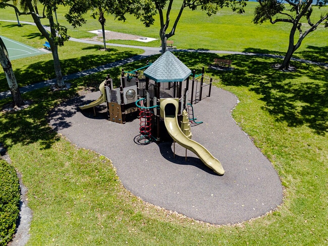 Building Photo - 7261 Nautica Way