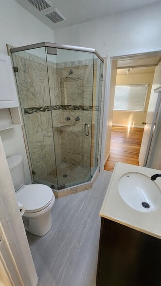 Building Photo - 625 Prospect Ave