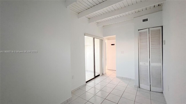 Building Photo - 1650 SW 125th Ct