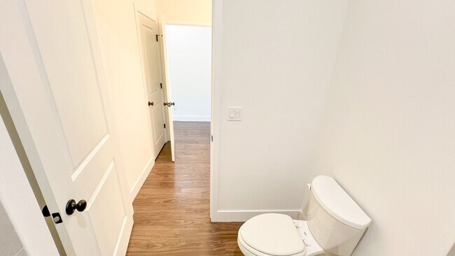 Building Photo - AVAILABLE NOW! 4 BD/2BA Home in Beautiful Palm Bay!! Wonderful home ready for move-in.